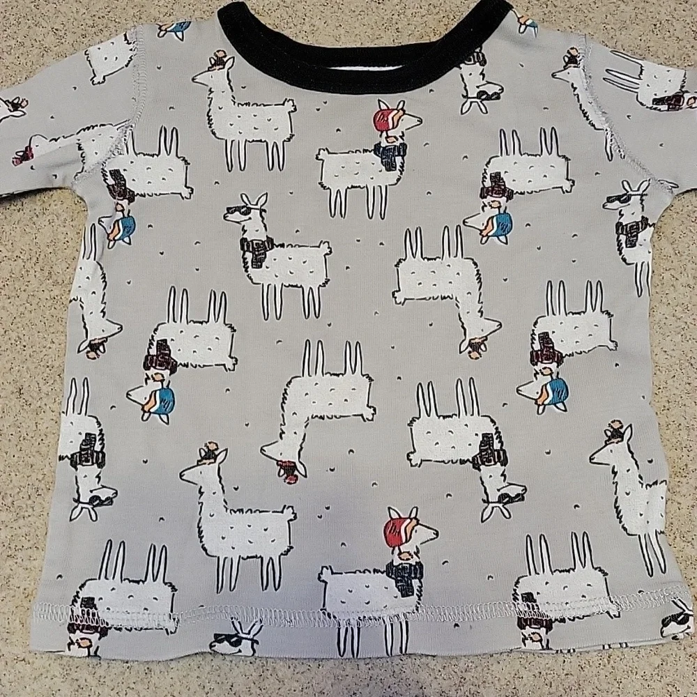 OshKosh B'gosh Pajama 2 Pc Set Gray With Llamas Size 12 Months